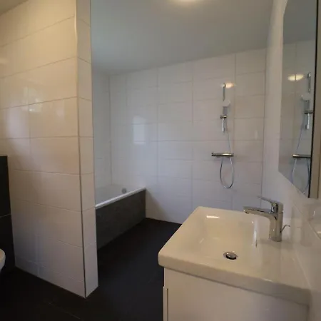 度假居 Detached Near Alkmaar Hensbroek